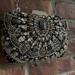 Small beaded bag 👝 with chain strap